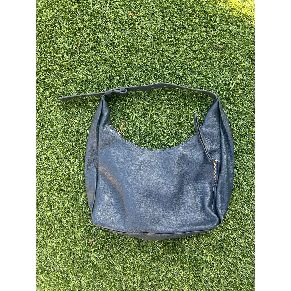 Tote Le Monde Navy Blue leather shoulder bag - Picture 2 of 9